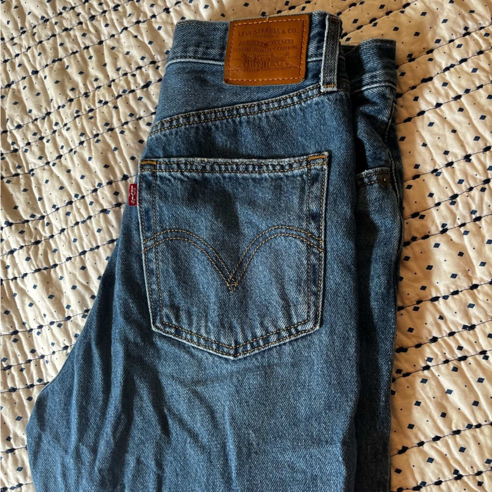 Levi’s Jeans, size 27, boyfriend fit, higher rise